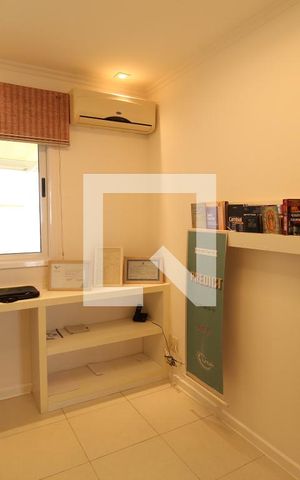 Casa de condomínio à venda com 375m², 5 quartos e 3 vagasQuarto 1