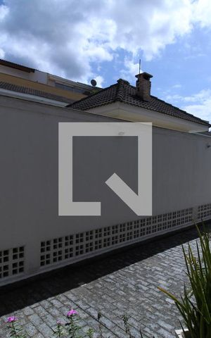 Casa de condomínio à venda com 375m², 5 quartos e 3 vagasVista - Sala