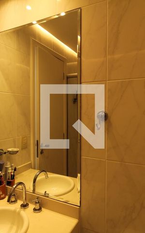 Casa de condomínio à venda com 375m², 5 quartos e 3 vagasBanheiro - Suíte 1