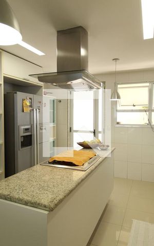 Casa de condomínio à venda com 375m², 5 quartos e 3 vagasCozinha