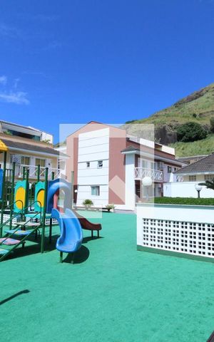 Casa de condomínio à venda com 375m², 5 quartos e 3 vagasÁrea Comum - Playground