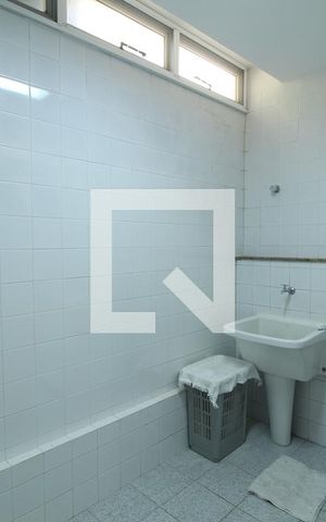 Casa de condomínio à venda com 375m², 5 quartos e 3 vagasÁrea de Serviço