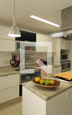 Casa de condomínio à venda com 375m², 5 quartos e 3 vagasCozinha
