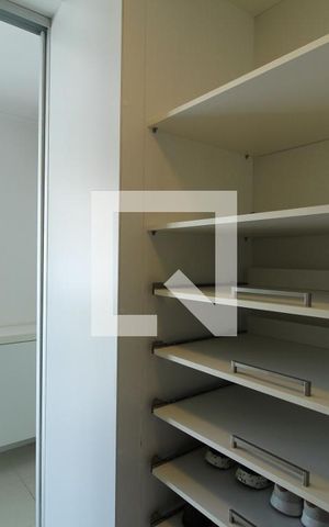 Casa de condomínio à venda com 375m², 5 quartos e 3 vagasCloset - Suíte 2