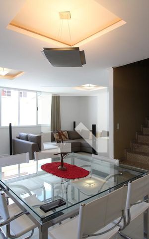 Casa de condomínio à venda com 375m², 5 quartos e 3 vagasSala