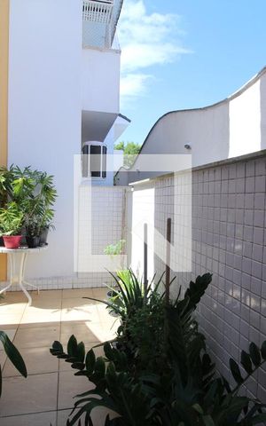 Casa de condomínio à venda com 375m², 5 quartos e 3 vagasQuintal
