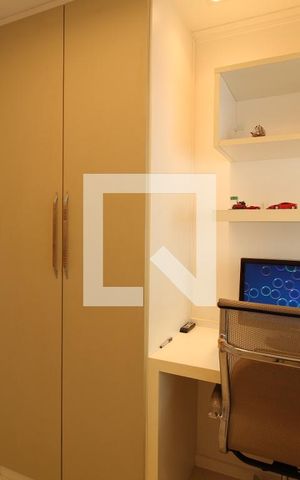 Casa de condomínio à venda com 375m², 5 quartos e 3 vagasQuarto 1