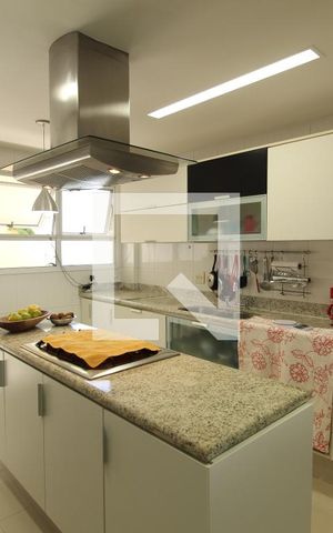 Casa de condomínio à venda com 375m², 5 quartos e 3 vagasCozinha