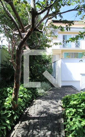 Casa de condomínio à venda com 375m², 5 quartos e 3 vagasÁrea Comum - Jardim