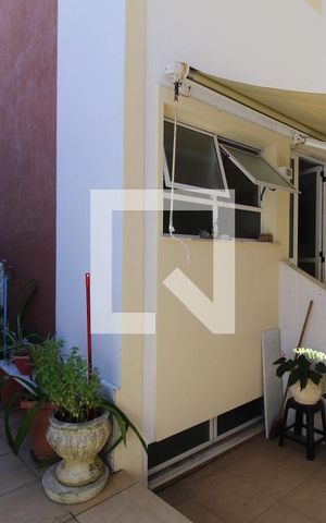 Casa de condomínio à venda com 375m², 5 quartos e 3 vagasQuintal