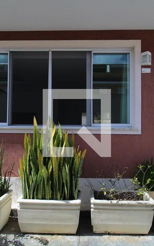 Casa de condomínio à venda com 375m², 5 quartos e 3 vagasFachada - Frente