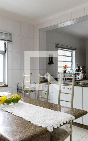 Casa à venda com 150m², 2 quartos e 3 vagas Casa à venda com 150m², 2 quartos e 3 vagasCozinha