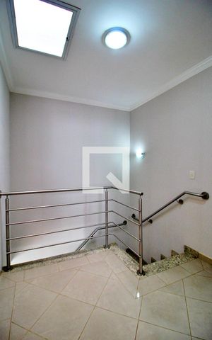 Casa de condomínio à venda com 158m², 3 quartos e 4 vagasHall