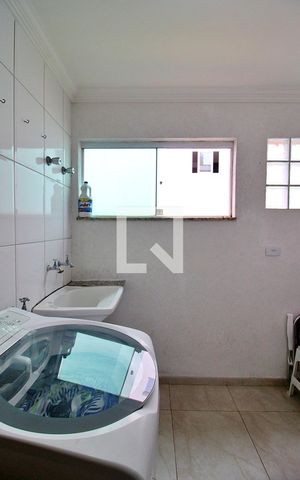 Casa de condomínio à venda com 158m², 3 quartos e 4 vagasÁrea de Serviço