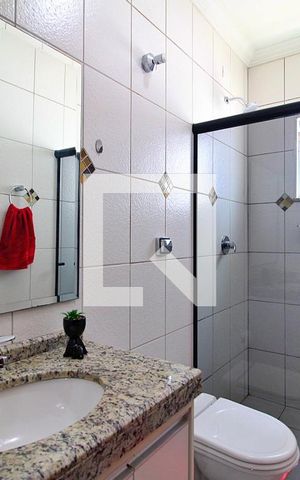 Casa de condomínio à venda com 158m², 3 quartos e 4 vagasBanheiro