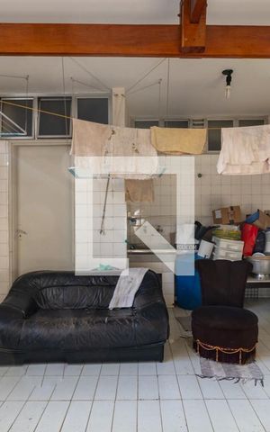 Casa à venda com 340m², 4 quartos e 2 vagas Casa à venda com 340m², 4 quartos e 2 vagasÁrea de Serviço