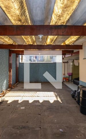 Casa à venda com 340m², 4 quartos e 2 vagas Casa à venda com 340m², 4 quartos e 2 vagasGaragem