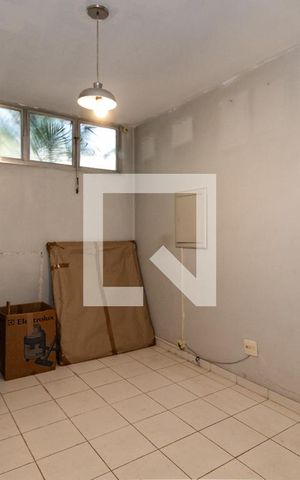 Casa à venda com 340m², 4 quartos e 2 vagas Casa à venda com 340m², 4 quartos e 2 vagasCopa