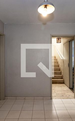 Casa à venda com 340m², 4 quartos e 2 vagas Casa à venda com 340m², 4 quartos e 2 vagasCopa