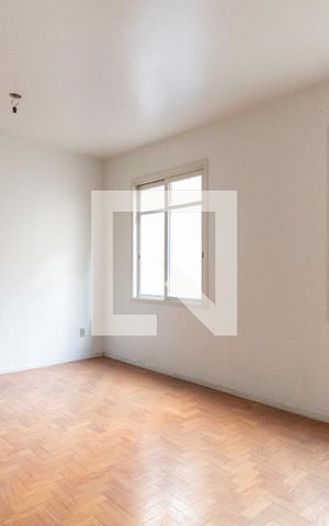 Apartamento à venda com 32m², 1 quarto e sem vaga Apartamento à venda com 32m², 1 quarto e sem vagaSala/Quarto