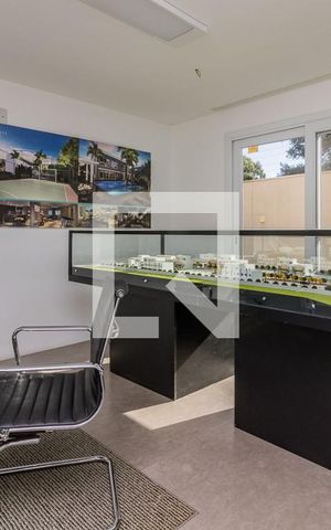 Casa de condomínio à venda com 188m², 3 quartos e 2 vagas Casa de condomínio à venda com 188m², 3 quartos e 2 vagasSala