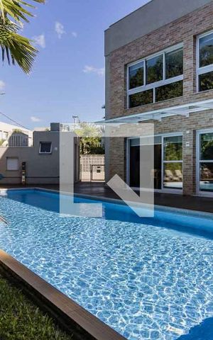 Casa de condomínio à venda com 188m², 3 quartos e 2 vagas Casa de condomínio à venda com 188m², 3 quartos e 2 vagasÁrea comum - Piscina