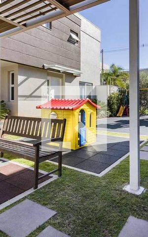 Casa de condomínio à venda com 188m², 3 quartos e 2 vagas Casa de condomínio à venda com 188m², 3 quartos e 2 vagasÁrea Comum - Playground