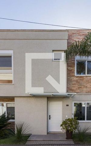 Casa de condomínio à venda com 188m², 3 quartos e 2 vagas Casa de condomínio à venda com 188m², 3 quartos e 2 vagasFachada