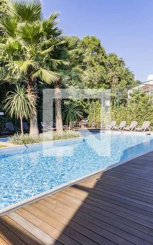 Casa de condomínio à venda com 188m², 3 quartos e 2 vagas Casa de condomínio à venda com 188m², 3 quartos e 2 vagasÁrea comum - Piscina