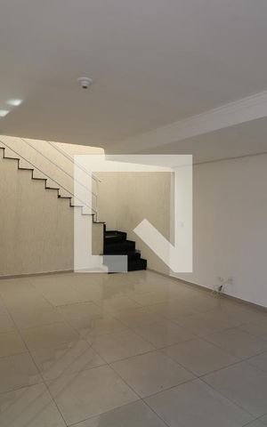 Casa à venda com 110m², 3 quartos e 2 vagasSala