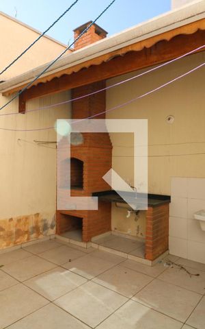 Casa à venda com 110m², 3 quartos e 2 vagasÁrea de Serviço