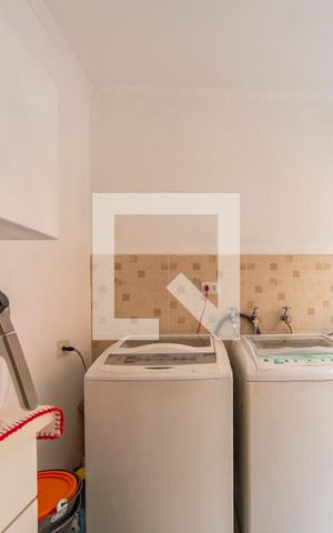 Casa à venda com 135m², 2 quartos e 2 vagas Casa à venda com 135m², 2 quartos e 2 vagasÁrea de Serviço