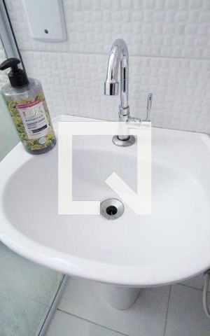 Apartamento à venda com 43m², 2 quartos e sem vaga Apartamento à venda com 43m², 2 quartos e sem vagaBanheiro