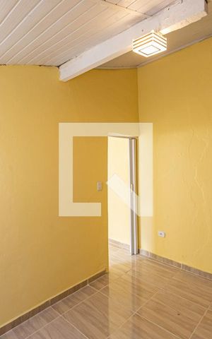Casa para alugar com 42m², 1 quarto e sem vaga Casa para alugar com 42m², 1 quarto e sem vagaQuarto