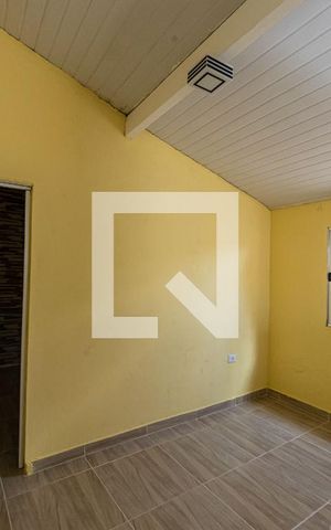 Casa para alugar com 42m², 1 quarto e sem vaga Casa para alugar com 42m², 1 quarto e sem vagaSala