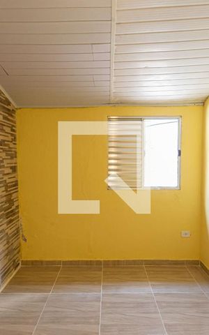 Casa para alugar com 42m², 1 quarto e sem vaga Casa para alugar com 42m², 1 quarto e sem vagaQuarto