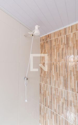 Casa para alugar com 42m², 1 quarto e sem vaga Casa para alugar com 42m², 1 quarto e sem vagaBanheiro Social