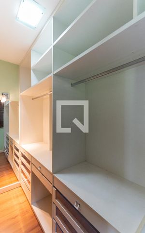 Apartamento para alugar com 105m², 2 quartos e 1 vagaCloset Suíte