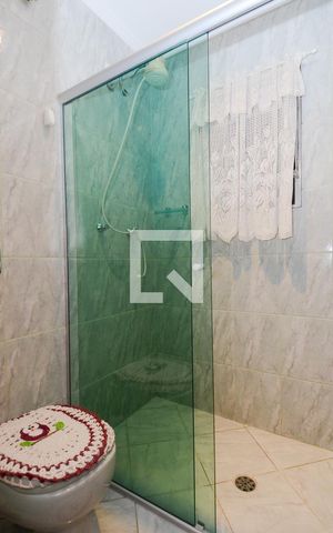 Casa à venda com 179m², 3 quartos e 4 vagas Casa à venda com 179m², 3 quartos e 4 vagasBanheiro Social