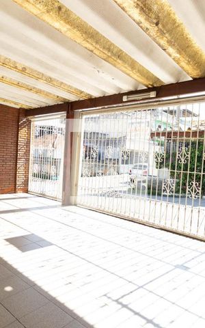 Casa à venda com 300m², 4 quartos e 3 vagas Casa à venda com 300m², 4 quartos e 3 vagasGaragem