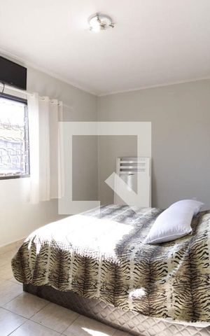 Casa à venda com 300m², 4 quartos e 3 vagas Casa à venda com 300m², 4 quartos e 3 vagasSuíte