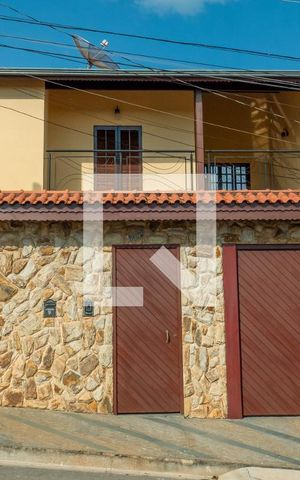 Casa de condomínio à venda com 253m², 3 quartos e 6 vagasFachada