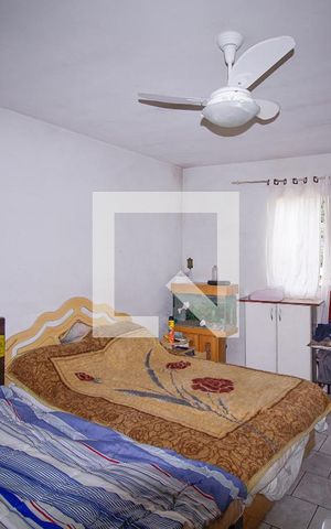 Casa à venda com 200m², 3 quartos e 2 vagasSuíte