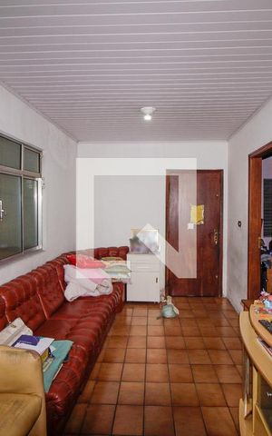 Casa à venda com 200m², 3 quartos e 2 vagasSala