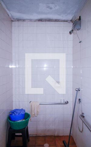 Casa à venda com 200m², 3 quartos e 2 vagasBanheiro 2