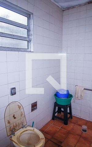 Casa à venda com 200m², 3 quartos e 2 vagasBanheiro 2