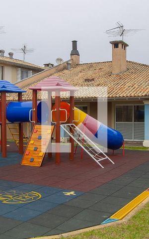 Casa de condomínio à venda com 90m², 4 quartos e 2 vagas Casa de condomínio à venda com 90m², 4 quartos e 2 vagasÁrea Comum - Playground