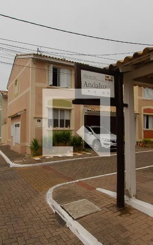 Casa de condomínio à venda com 90m², 4 quartos e 2 vagas Casa de condomínio à venda com 90m², 4 quartos e 2 vagasÁrea comum