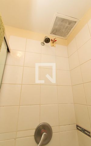 Casa de condomínio à venda com 90m², 4 quartos e 2 vagas Casa de condomínio à venda com 90m², 4 quartos e 2 vagasBanheiro