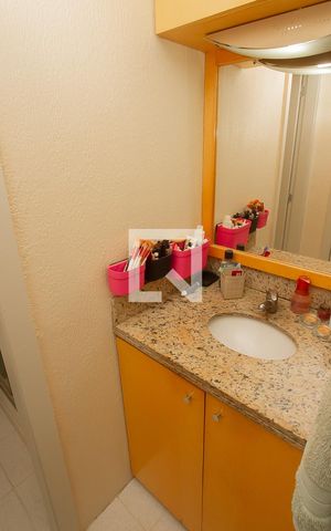 Casa de condomínio à venda com 90m², 4 quartos e 2 vagas Casa de condomínio à venda com 90m², 4 quartos e 2 vagasBanheiro